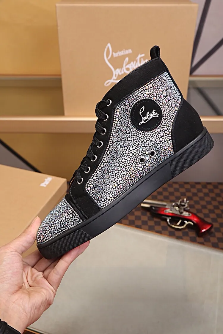 Ex-factory price 480. christian louboutin (CL red sole shoes) counter hot diamond series, high-top casual sneakers for couples 📢 📢 📢 Exclusive hot style release 🎈🎈💪 Movable latex feet 👻 Finished outsole sewing line [satisfied] 😝Female 35-40# Male 38#-46, global supply😝 [Top version]: original imported cowhide upper, top original leather lining, original molded TPU outsole, original 1:1 detail processing, original shoe last, large quantity available from stock,
